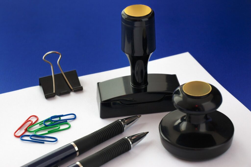 火葬許可証の手続き代行を依頼する際の注意点は？