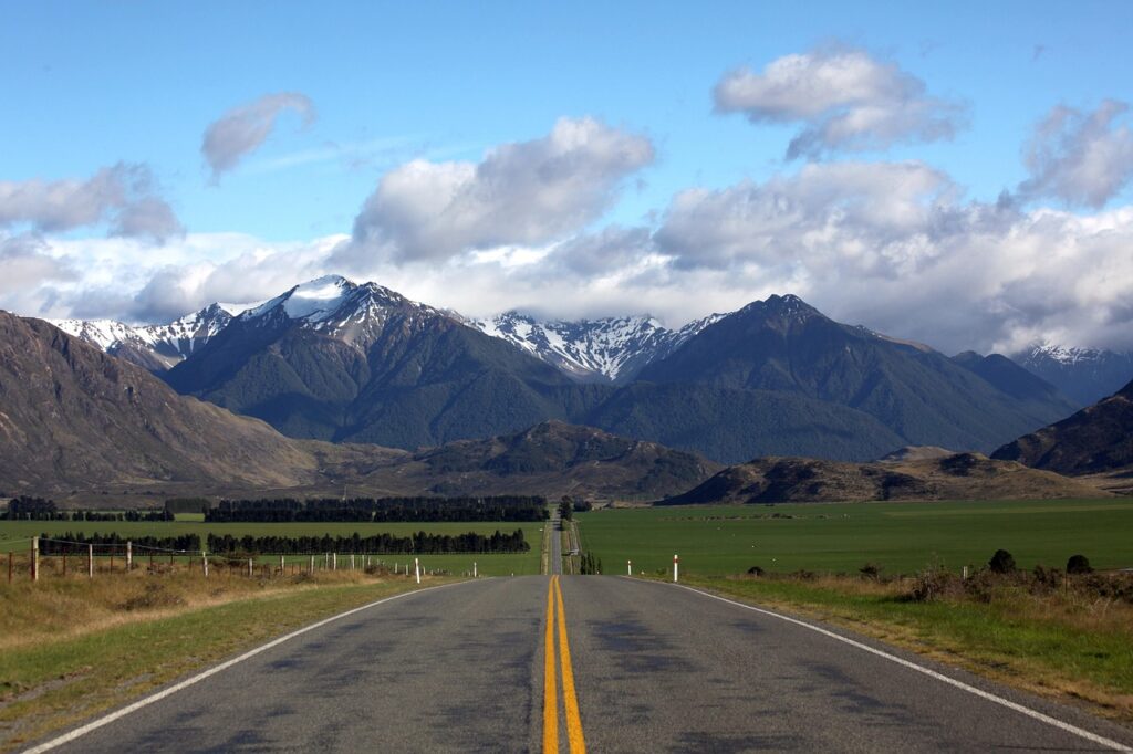 お布施を直接渡す際に葬儀社を通さない場合の注意点は？